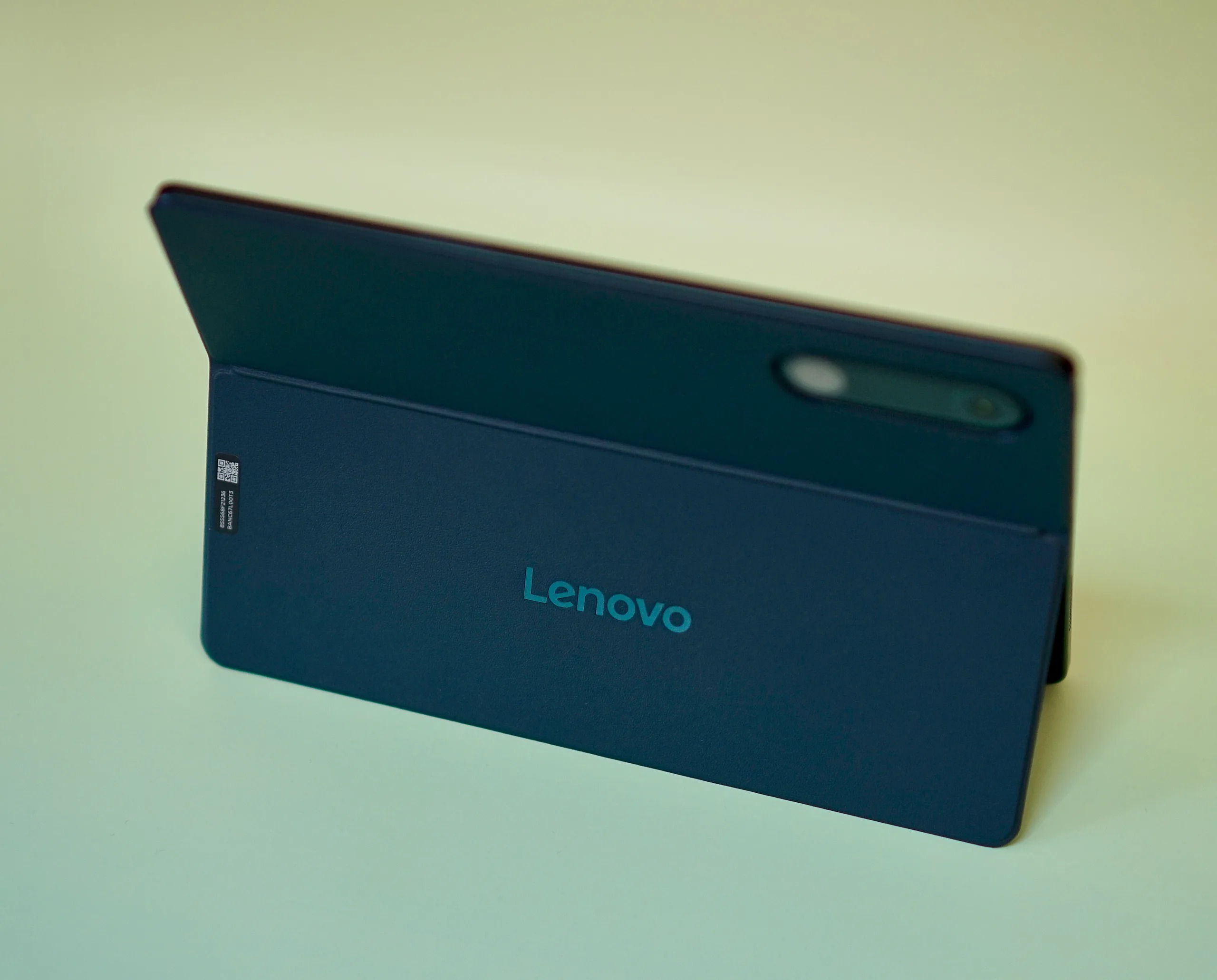 Lenovo brings premium tablet with massive battery to Europe